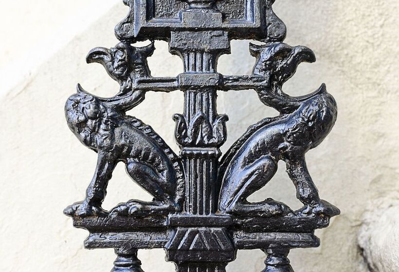 Bed and Breakfast Square Tree House