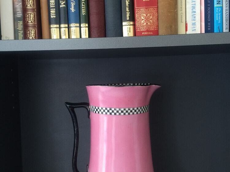 Bed and Breakfast Square Tree House