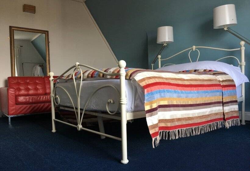 Bed and Breakfast Square Tree House