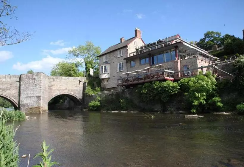 Aamiaismajoitus (B&B) The Charlton Arms