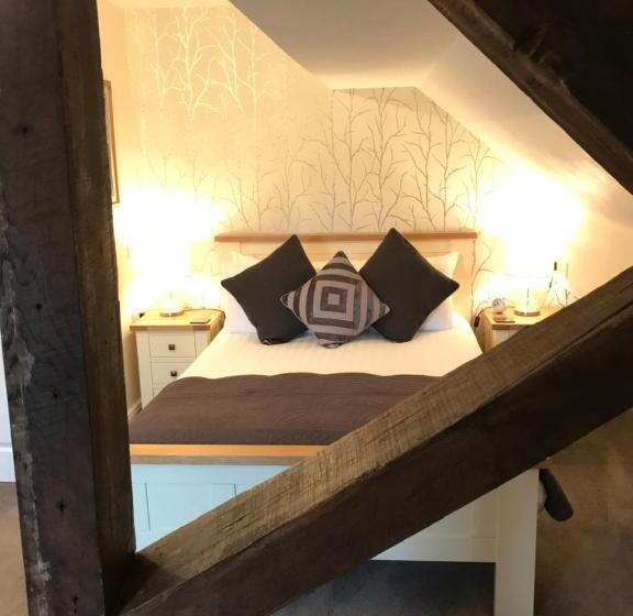 Bed and Breakfast The Charlton Arms