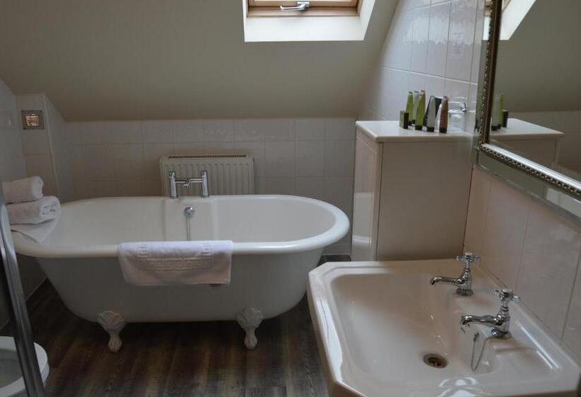 Bed and Breakfast The Charlton Arms