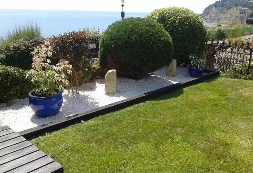 Aamiaismajoitus (B&B) The Cliff Hall