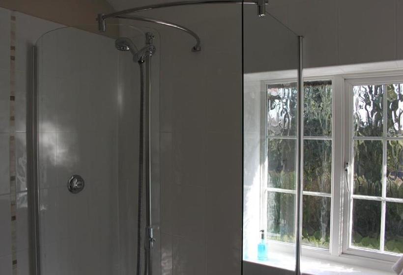 مبيت وإفطار The Manor House