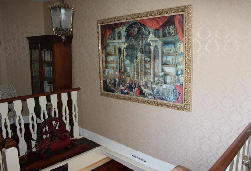 مبيت وإفطار The Manor House