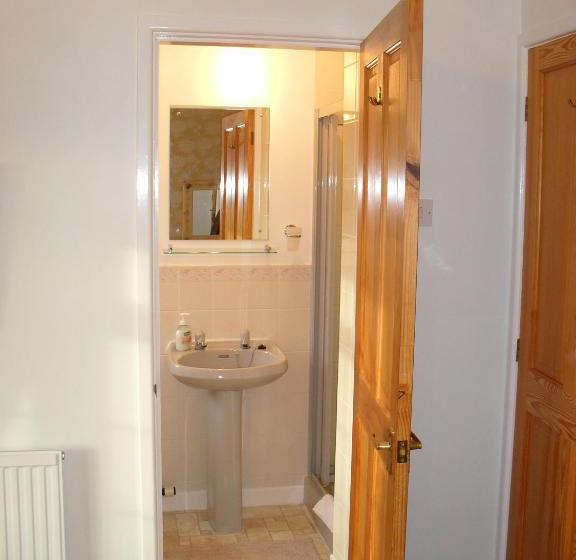 Fernlea Cottage Bed And Breakfast