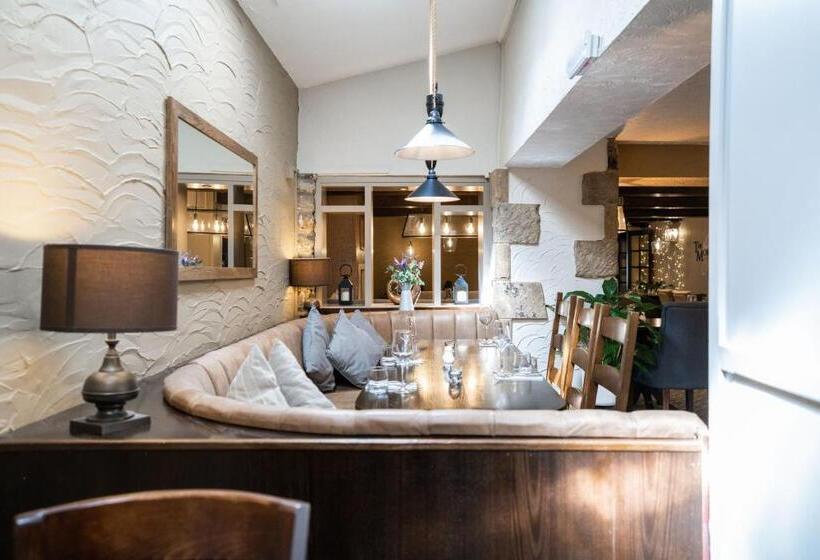 فندق Black Horse