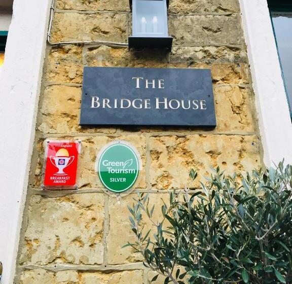 فندق The Bridge House
