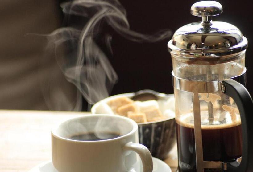 فندق The Bridge House