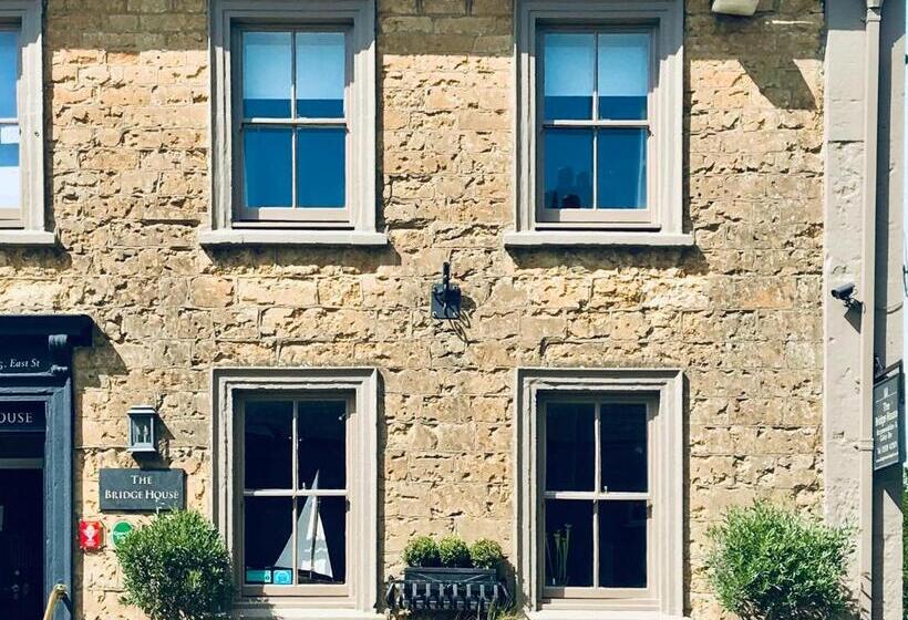 فندق The Bridge House
