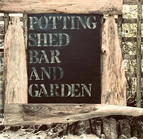 فندق The Bridge House