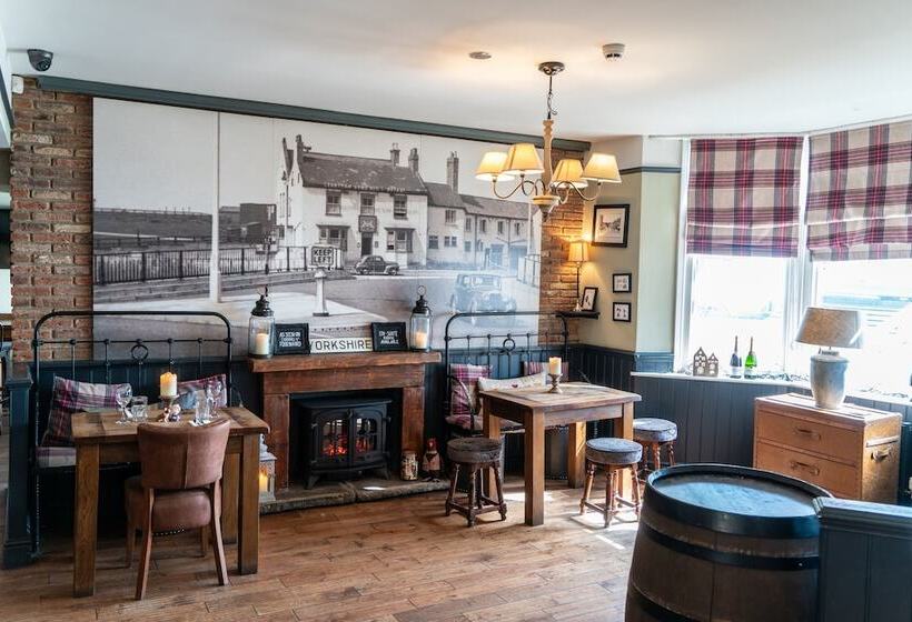 ホテル Grantham Arms