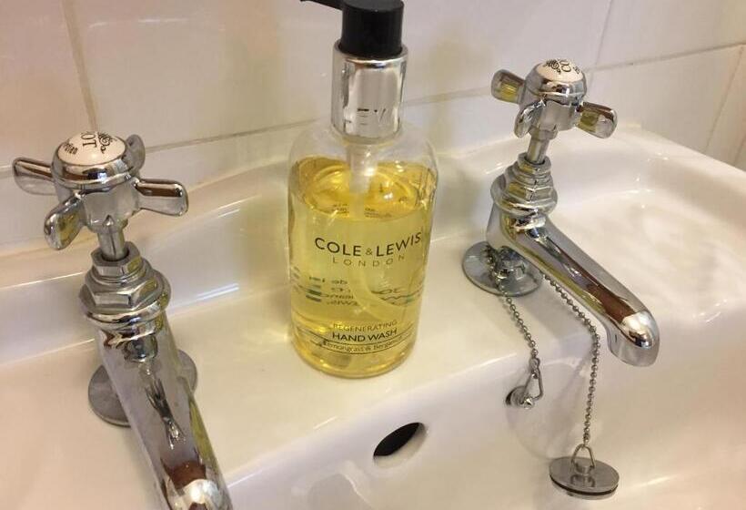 Отель Polraen Country House