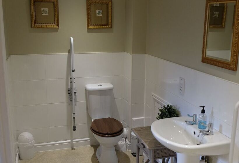 Отель The Bedingfeld Arms