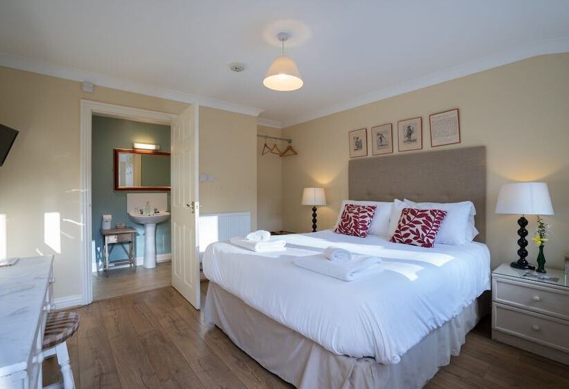 Отель The Bedingfeld Arms