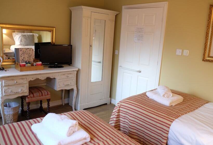 Отель The Bedingfeld Arms