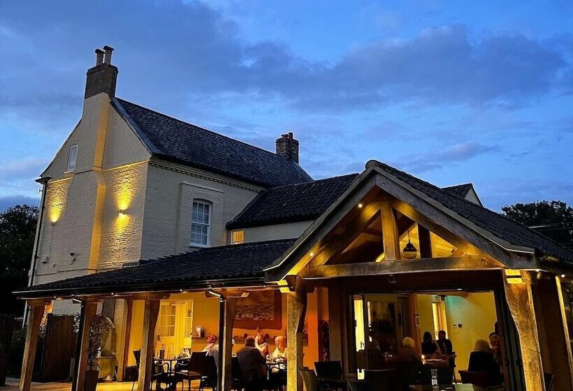 Отель The Bedingfeld Arms