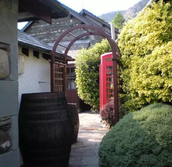 Hotelli The Black Bull Inn And