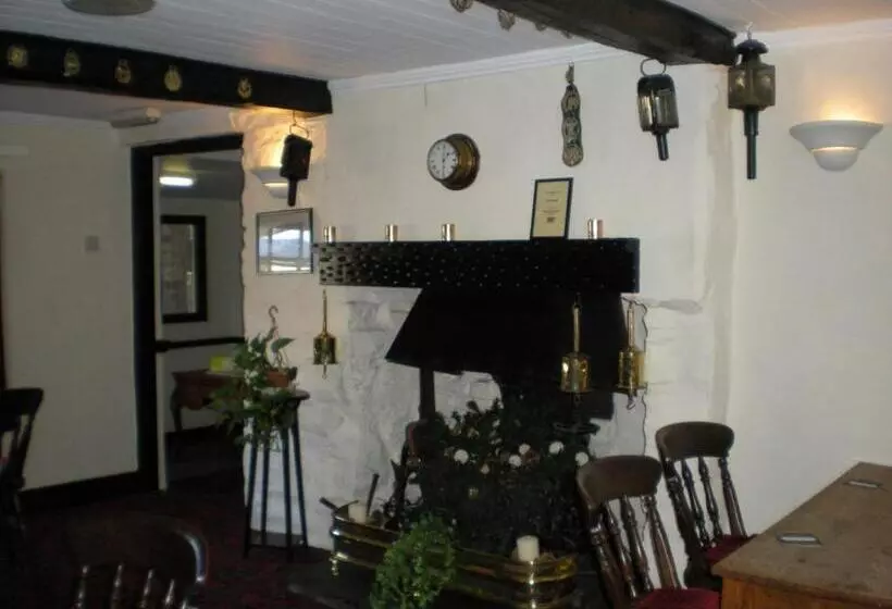 Hotelli The Black Bull Inn And