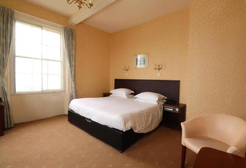 Отель The Esplanade