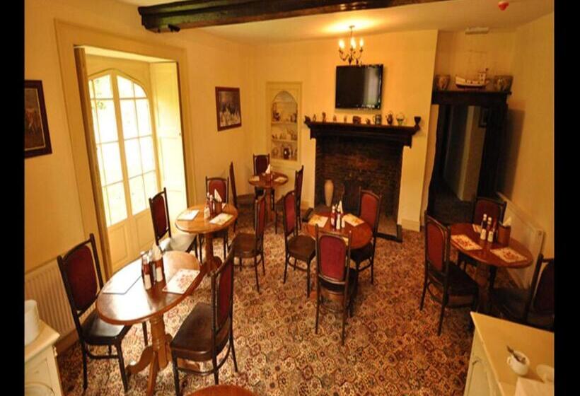 مبيت وإفطار Langley Inn