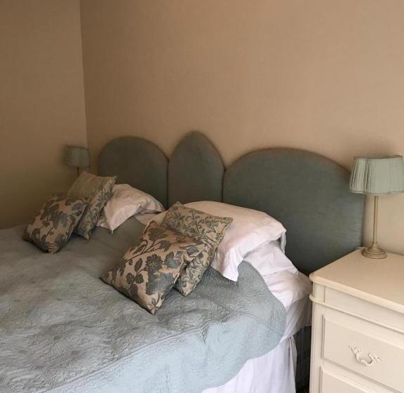 مبيت وإفطار Castle House B And B