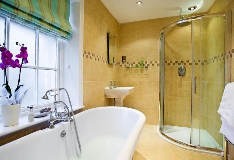 مبيت وإفطار Castle House B And B