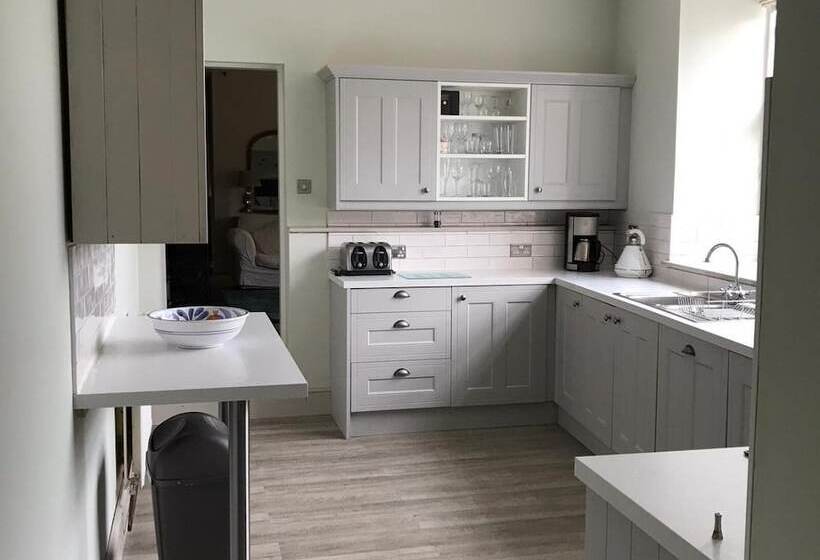 مبيت وإفطار Castle House B And B