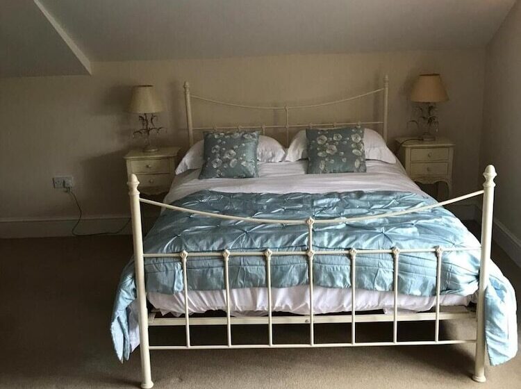 مبيت وإفطار Castle House B And B