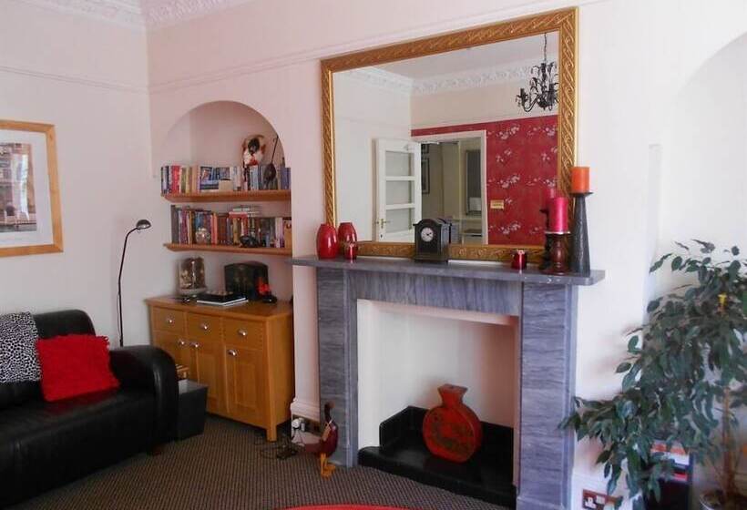 مبيت وإفطار Cromwell House