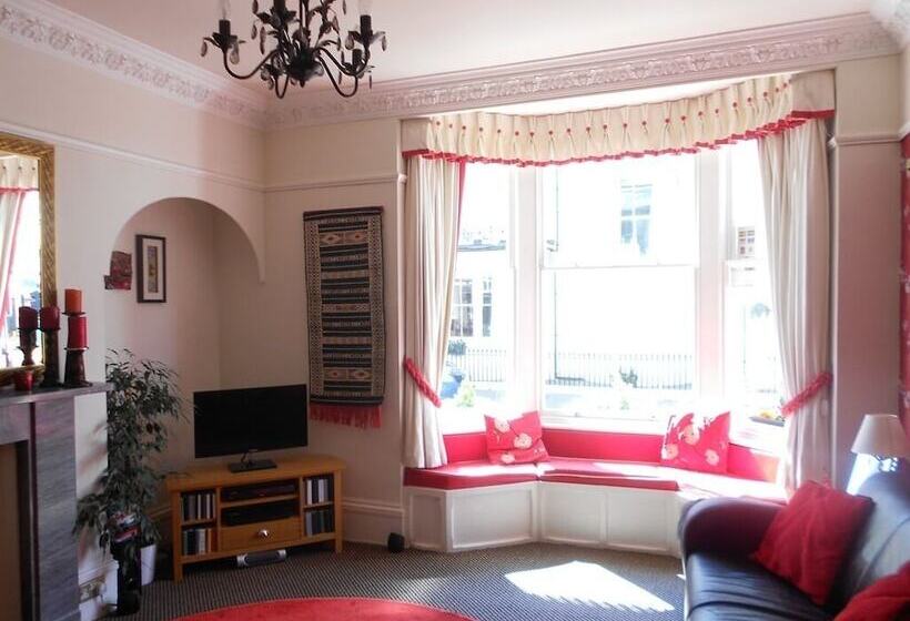 مبيت وإفطار Cromwell House