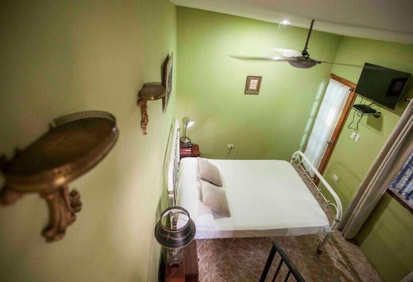 تختخواب و صبحانه Mauricio Babilonia