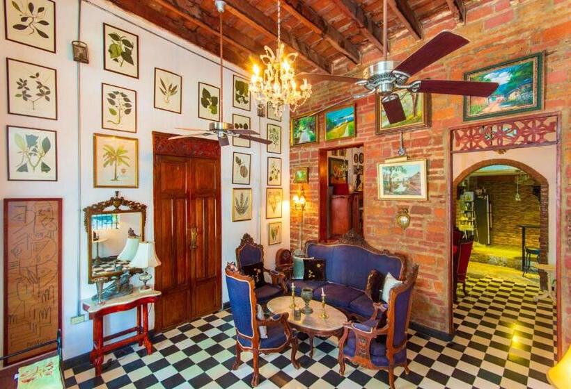 تختخواب و صبحانه Mauricio Babilonia