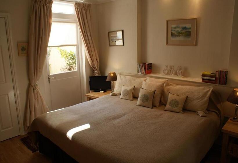 مبيت وإفطار The Norwood Guest House