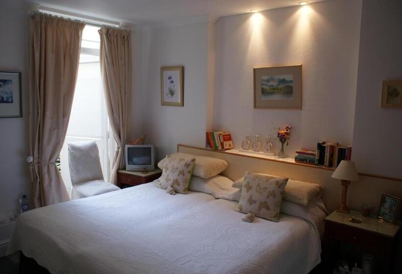 مبيت وإفطار The Norwood Guest House