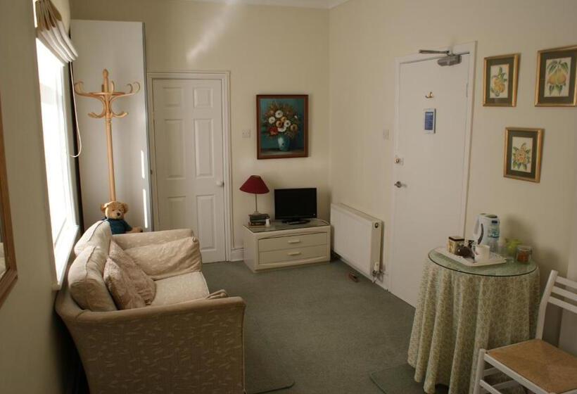 مبيت وإفطار The Norwood Guest House