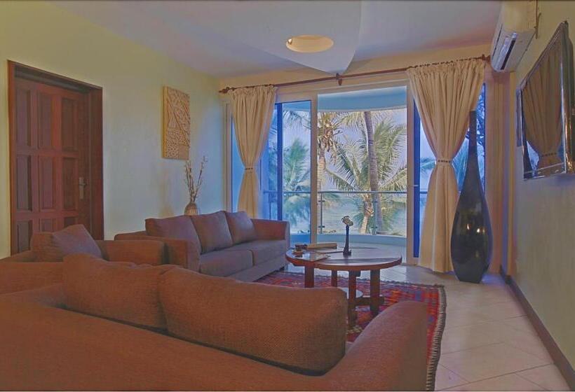 Cowrie Shell Beach Apartments Official