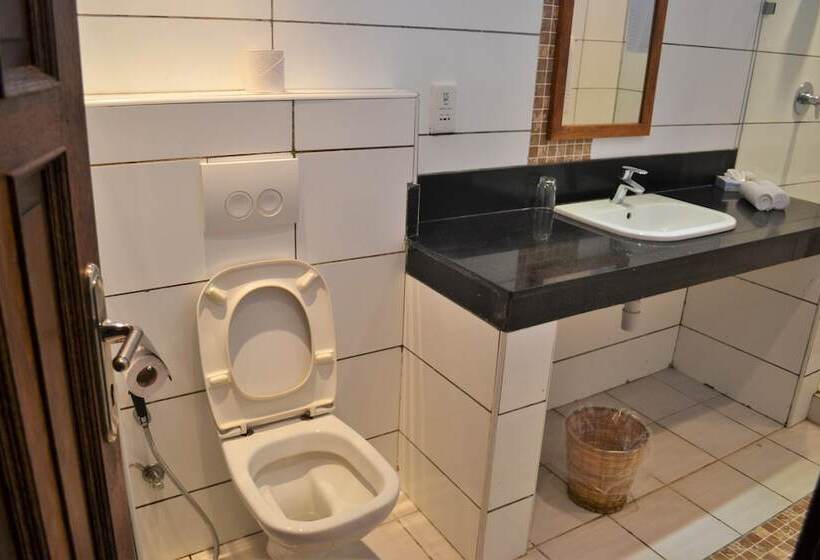 Cowrie Shell Beach Apartments Official