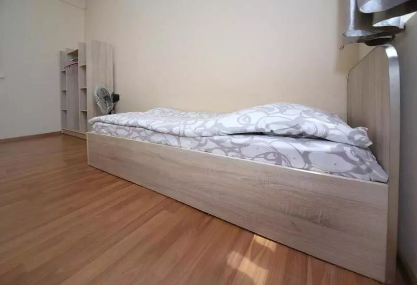 Hostel Mandaria