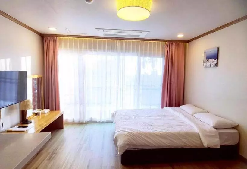 ホテル Dombe Resort