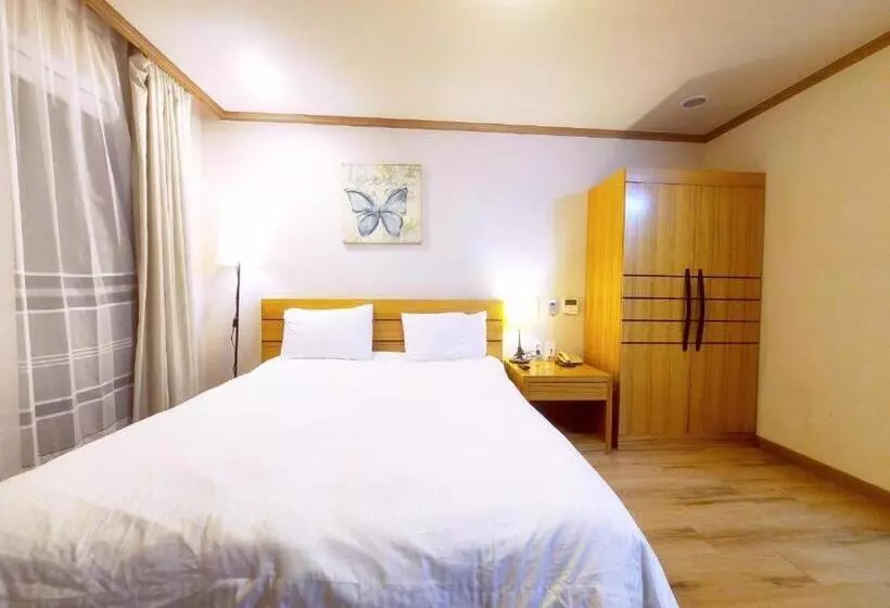 ホテル Dombe Resort