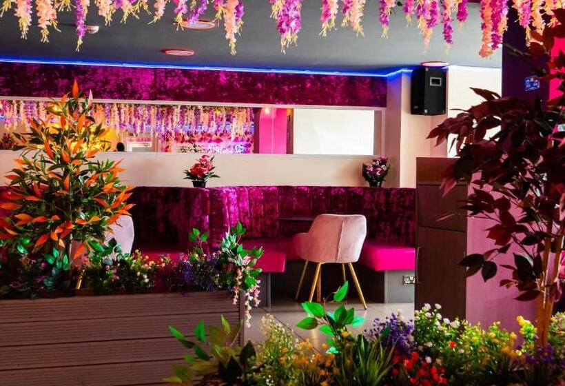 בית מלון כפרי Hello Roomz