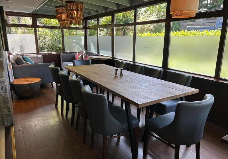 فندق Lamphey Hall