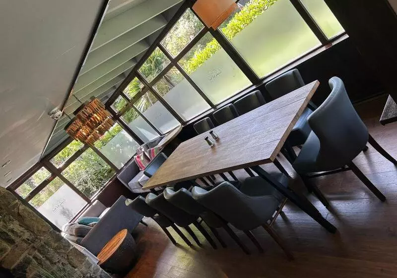ホテル Lamphey Hall