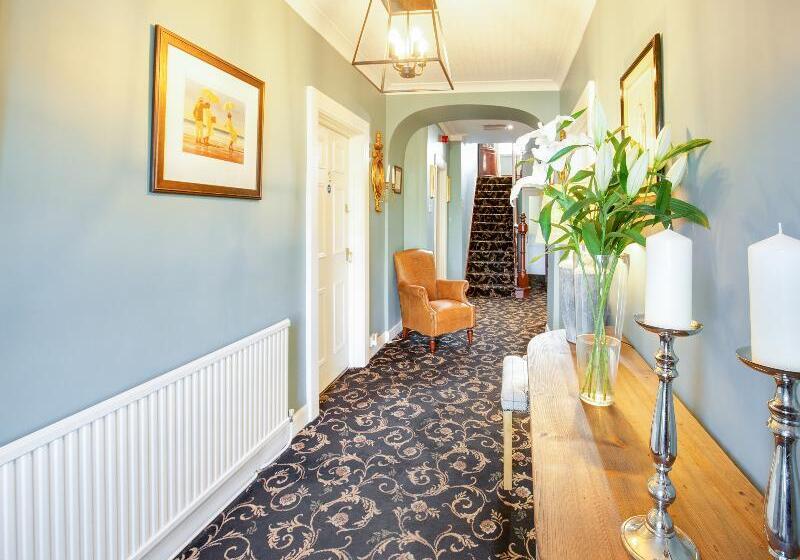 فندق Lamphey Hall