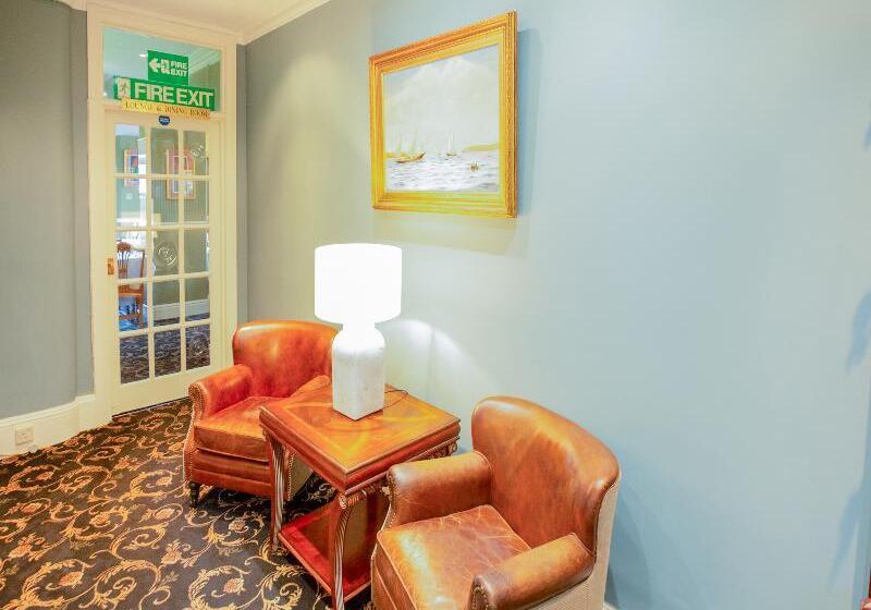 فندق Lamphey Hall