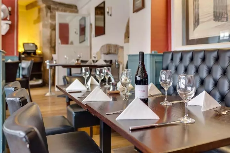 Hotelli The Ancient Gatehouse & Rugantino Restaurant