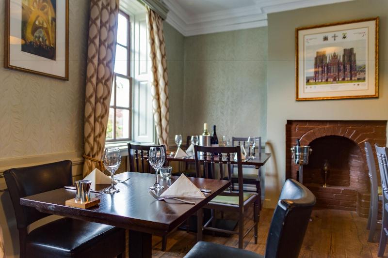 ホテル The Ancient Gatehouse & Rugantino Restaurant