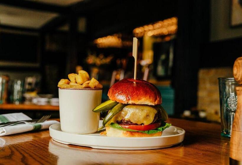 호텔 The Castle Inn