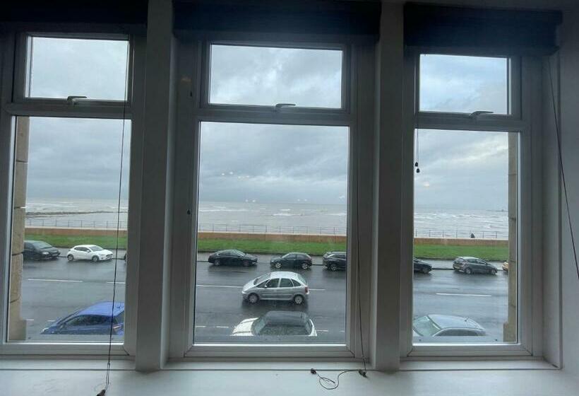 בית מלון כפרי The Clarendon